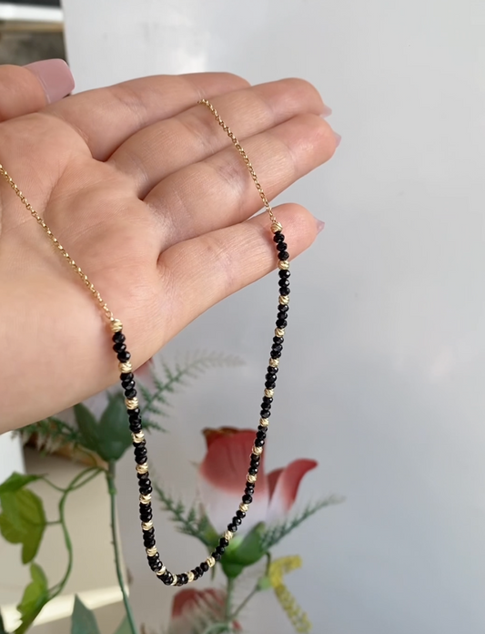 Collier en Or 18k Avec Boules et Pierres noir