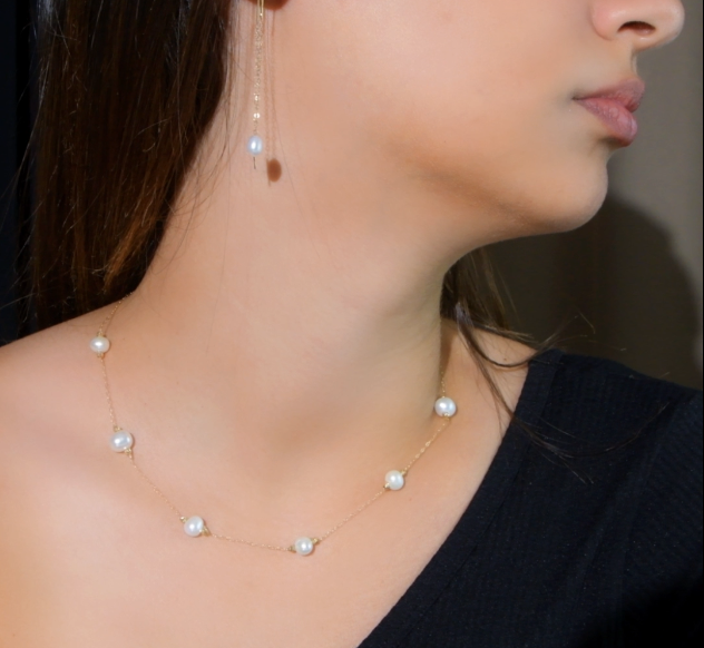 Ensemble En Or 18k avec Pierres Joher naturelles - Collier , Gourmette et boucles .